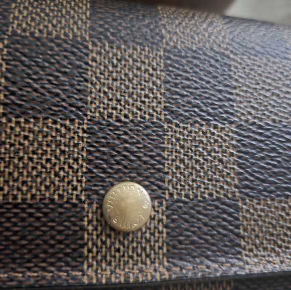 ๐ค Louis Vuitton Damier Ebene Sarah Wallet ๐ค - Picture 3 of 14